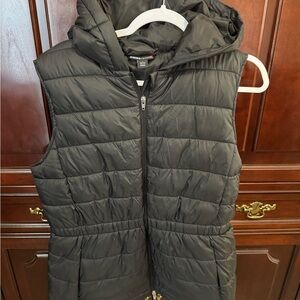 Swiss Tech Women's L (12-14) Synthetic Puffer Vest Hooded Black